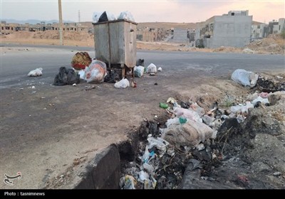 دهدشت در محاصره زباله