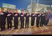 اجرای سرود نوجوانان در کنار مواکب لرستان در نجف اشرف