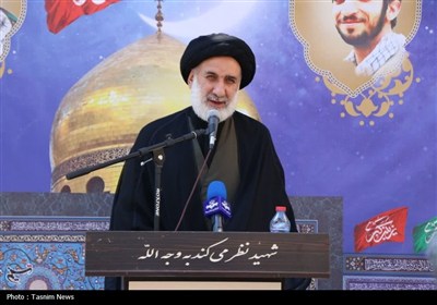 خانواده‌های شهدای مدافع حرم استان چهارمحال و بختیاری تجلیل شدند
