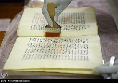 بازدید وزیر علوم از کتابخانه و موزه ملی ملک