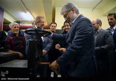 بازدید وزیر علوم از کتابخانه و موزه ملی ملک