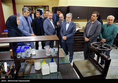 بازدید وزیر علوم از کتابخانه و موزه ملی ملک