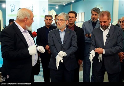 بازدید وزیر علوم از کتابخانه و موزه ملی ملک