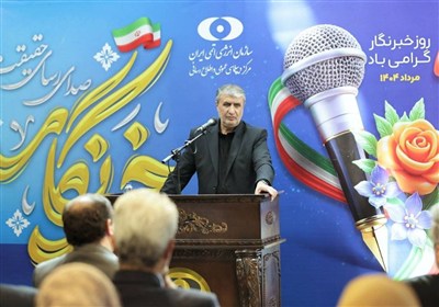 اسلامی: توسعه علوم و فناوری‌های پیشرفته برای جامعه ما حیاتی است