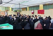 لحظاتی از اقامه نماز زوار اربعین در موکبهای لرستان