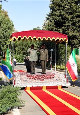 دیدار فرمانده نیروهای دفاع ملی آفریقای جنوبی با فرمانده ارتش