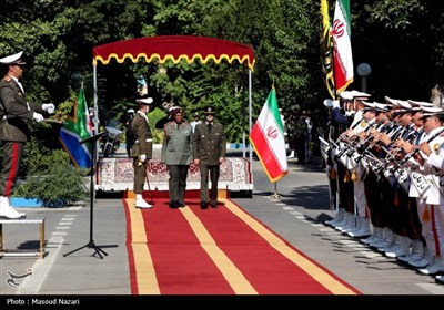 دیدار فرمانده نیروهای دفاع ملی آفریقای جنوبی با فرمانده ارتش