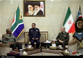 دیدار فرمانده نیروهای دفاع ملی آفریقای جنوبی با فرمانده ارتش