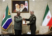 دیدار فرمانده نیروهای دفاع ملی آفریقای جنوبی با فرمانده ارتش