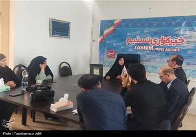 حضور پروانه رضا قلی زاده، مدیرکل کتابخانه‌های عمومی اردبیل در نمایندگی خبرگزاری تسنیم