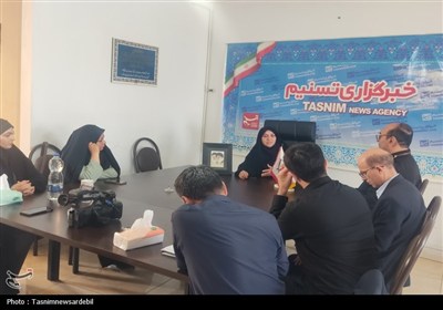 حضور پروانه رضا قلی زاده، مدیرکل کتابخانه‌های عمومی اردبیل در نمایندگی خبرگزاری تسنیم