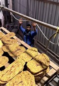 نان سفره عشق؛ موکب نانوایی نهبندان در خدمت زائران حسینی در کاظمین