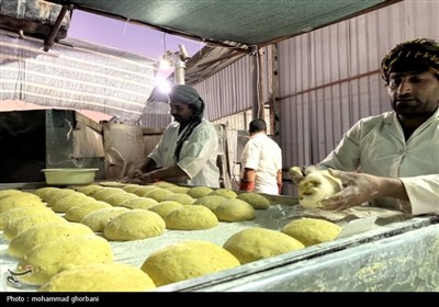 نان سفره عشق؛ موکب نانوایی نهبندان در خدمت زائران حسینی در کاظمین