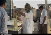 نان سفره عشق؛ موکب نانوایی نهبندان در خدمت زائران حسینی در کاظمین
