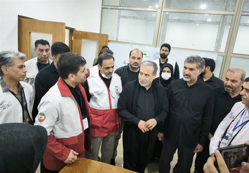 بازدید عراقچی از میز مشترک خدمت سرکنسولگری ایران در نجف اشرف