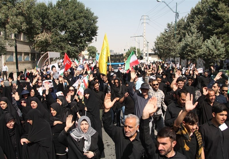 شور حسینی در کرمانشاه؛ جاماندگان اربعین مسیر عشق را با یاد شهدا پیمودند+ تصویر