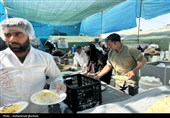 میزبانی کریمانه موکب منتظران ظهور از زائران اربعین+فیلم