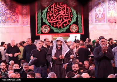 حرم مطهر امام حسین (ع) در شب اربعین