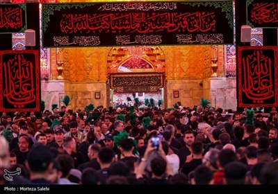 حرم مطهر امام حسین (ع) در شب اربعین