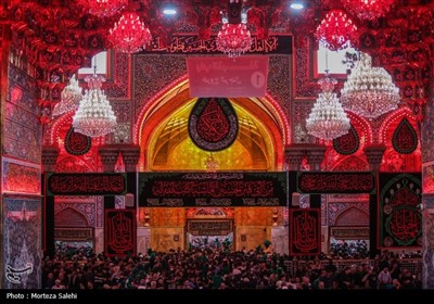 حرم مطهر امام حسین (ع) در شب اربعین