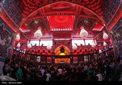 حرم مطهر امام حسین (ع) در شب اربعین