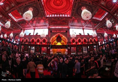 حرم مطهر امام حسین (ع) در شب اربعین