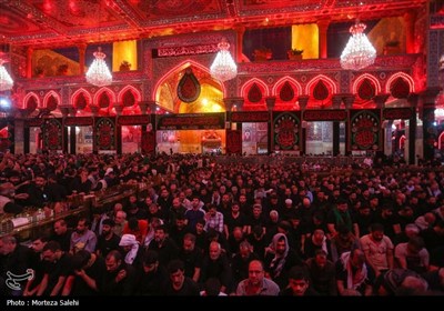 حرم مطهر امام حسین (ع) در شب اربعین
