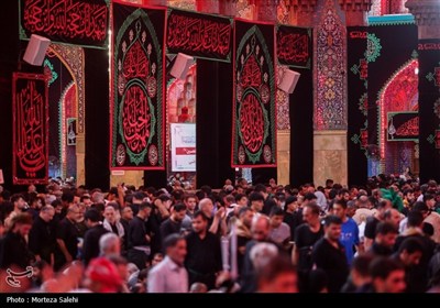 حرم مطهر امام حسین (ع) در شب اربعین