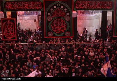 حرم مطهر امام حسین (ع) در شب اربعین