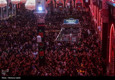 حرم مطهر امام حسین (ع) در شب اربعین