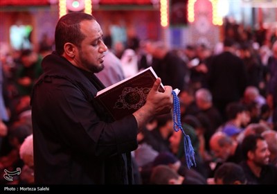 حرم مطهر امام حسین (ع) در شب اربعین