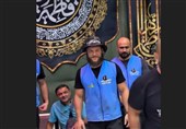 حضور قهرمان ورزشی جمهوری آذربایجان در مراسم پیاده روی اربعین