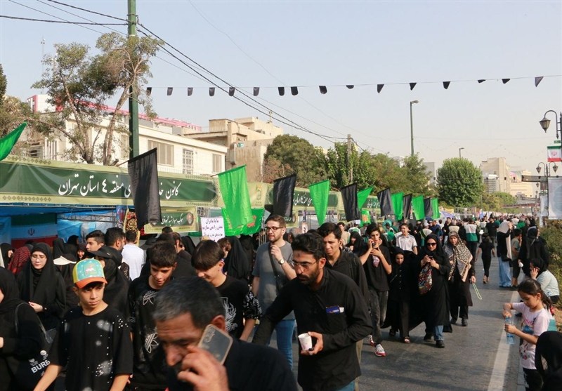 برپایی موکب کانون خدمت رضوی منطقه 4 در اربعین حسینی
