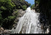 «میلاش» آبشاری سحرانگیز در جنگل‌های انبوه اشکور گیلان