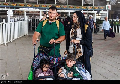 بازگشت زائرین اربعین حسینی از مرز مهران