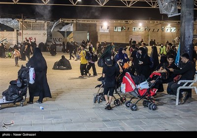 بازگشت زائرین اربعین حسینی از مرز مهران