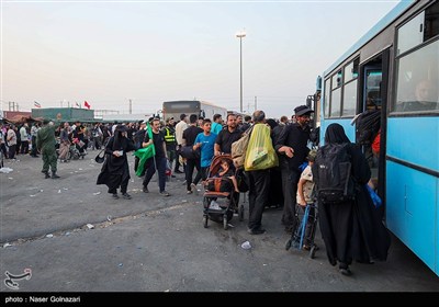 بازگشت زائرین اربعین حسینی از مرز مهران