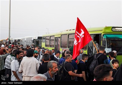 بازگشت زائرین اربعین حسینی از مرز مهران