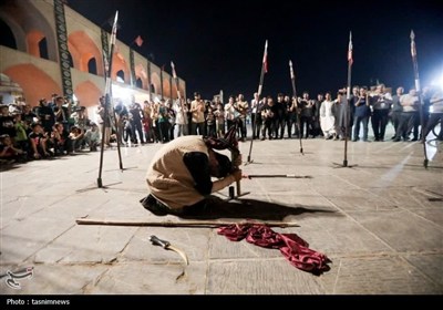 اجرای تئاتر خیابانی «نینوا» در شهر یزد