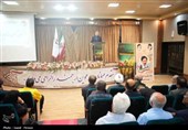 تجلیل از 19 آزاده و خانواده شهدای اسارت منطقه دوم دریایی سپاه