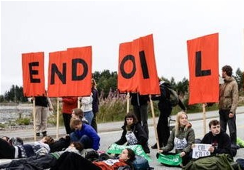 Greta Thunberg, Activists Block Norway Oil Refinery