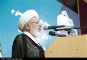 امام جمعه یزد: مساجد باید به پایگاه جذب جوانان تبدیل شوند