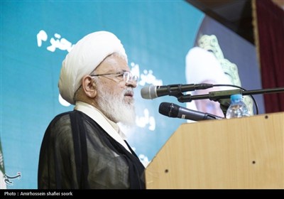 تکریم و معارفه فرماندهان پیشین و جدید انتظامی یزد
