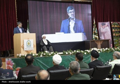 تکریم و معارفه فرماندهان پیشین و جدید انتظامی یزد