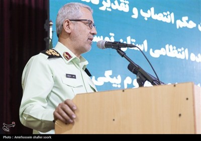 تکریم و معارفه فرماندهان پیشین و جدید انتظامی یزد