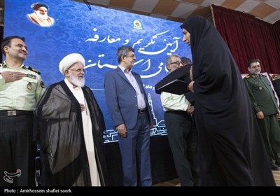 تکریم و معارفه فرماندهان پیشین و جدید انتظامی یزد