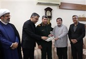 آزادگان افتخار ما و شناسنامه جمهوری اسلامی هستند