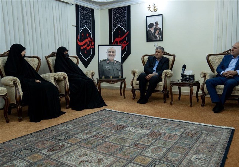 اسلامی با خانواده شهیدان باقری، سلامی، حاجی‌‌زاده و رشید دیدار کرد