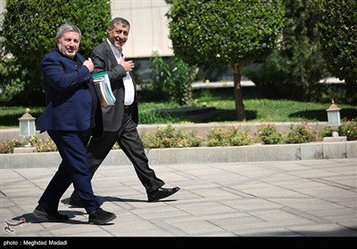 محمدجعفر قائم‌پناه معاون اجرایی رئیس‌جمهور و الیاس حضرتی رئیس شورای اطلاع رسانی دولت 