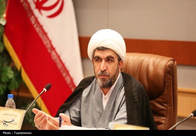 گفتگو با محوریت اهل بیت(ع) راهگشای بسیاری از مسائل جامعه است